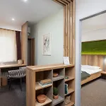 Bauer - Countryside Retreat