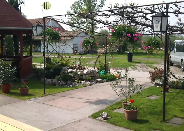 Bauer - Countryside Retreat Inn